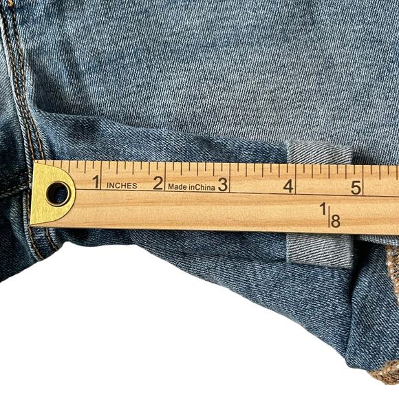 Old Navy Womens Size 0 Slim Midi Butt Liz Denim Jean Shorts Exposed Button Fly - Picture 9 of 10